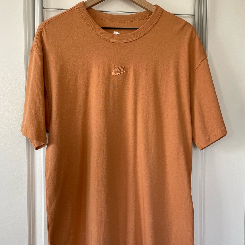 Nike Sportswear Premium Essentials T-Shirt Sz M